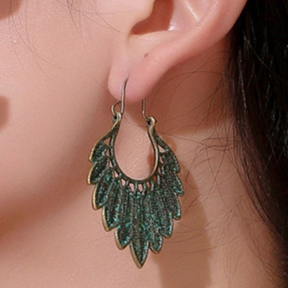 Boho Festival Turquoise Feather Fashion Earrings - Picture 4 of 5